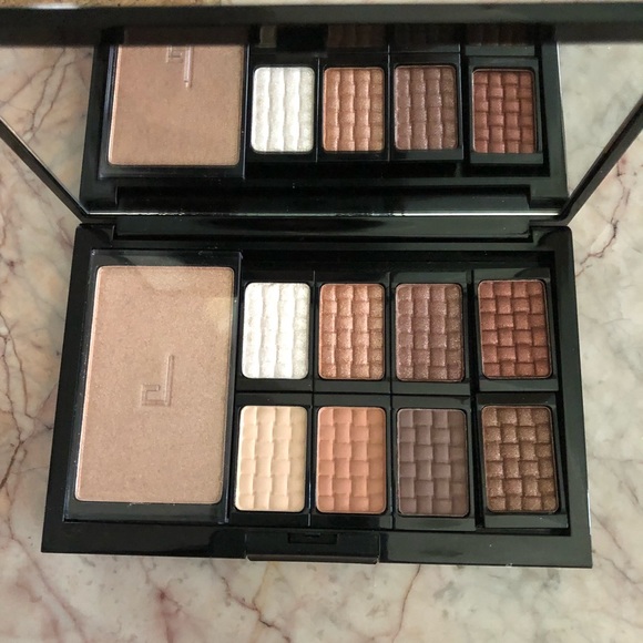 NEW! Douccc Eyeshadow Pro Palette - Picture 3 of 6